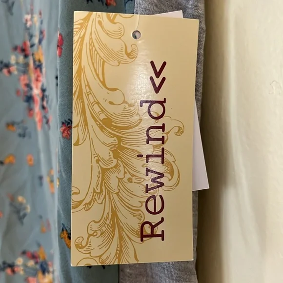 Rewind brand new gray and blue floral Tshirt - Picture 4 of 7